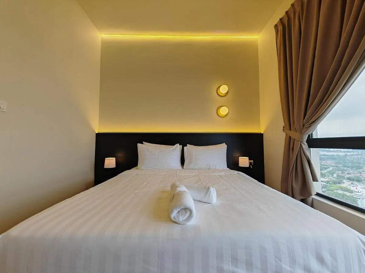 Mykey The Apple Minimalist Malacca City Near Jonker